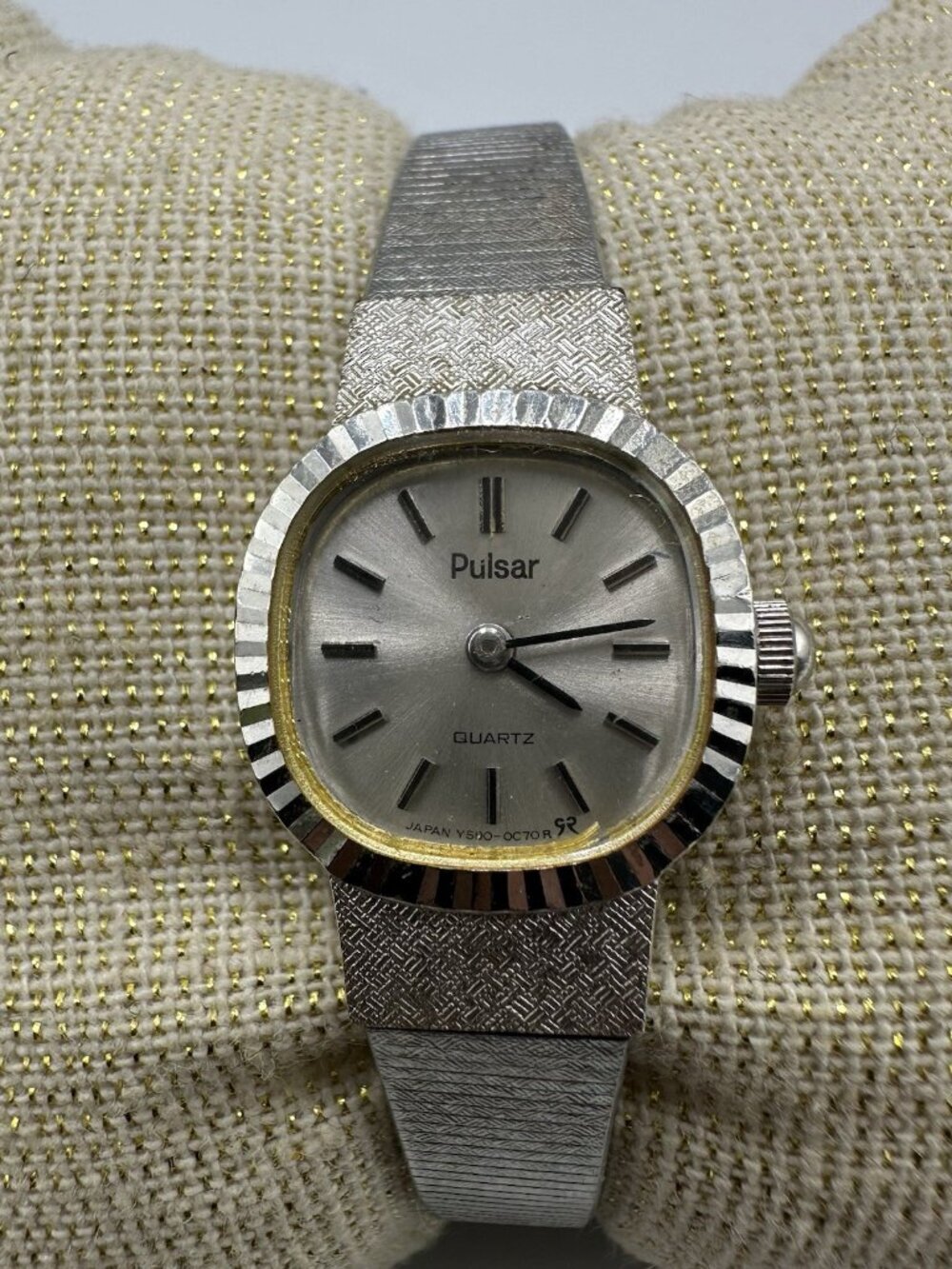 VTG.  Pulsar Womens Watch Silver Tone Fluted Bezel Safety Chain New Battery 6"